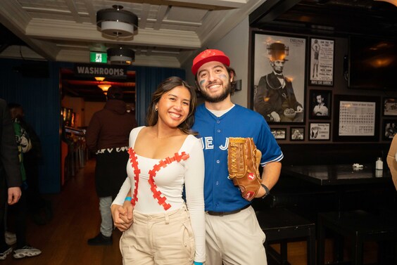 Booze & Boos + Pubcrawl + 90s 2000 & Game 6 World Series